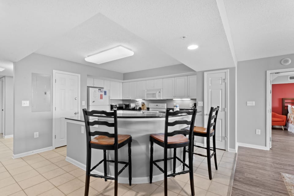 Bar/Kitchen Area