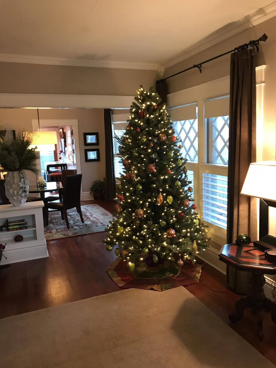 Great home around the holidays! Decorated for Christmas!