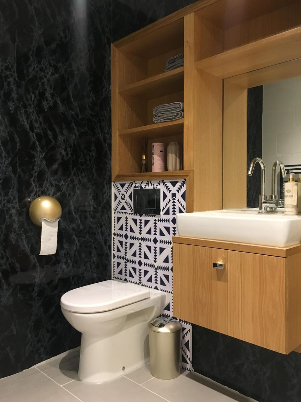 Spacious bathroom