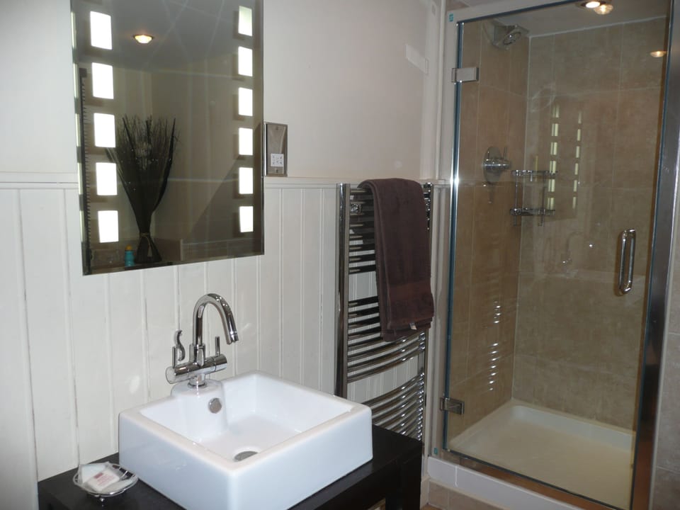Upstairs bathroom.