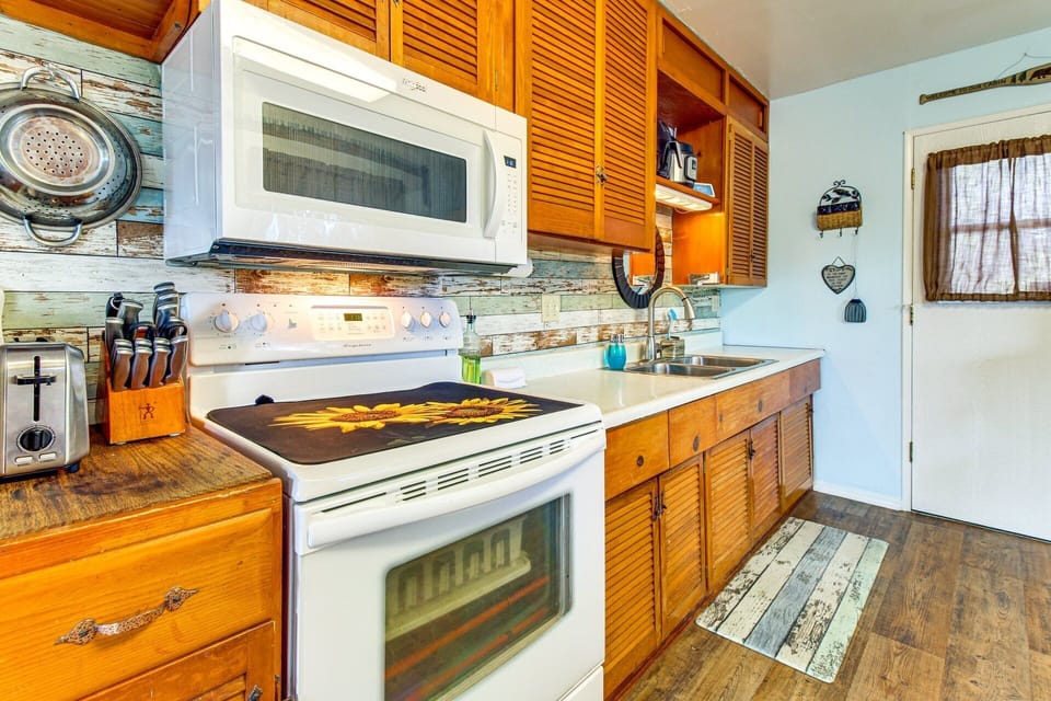 Glass top stove & microwave 