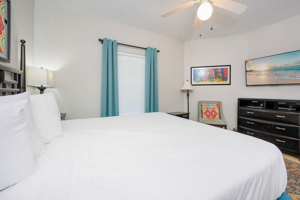 Admiral Quarters 402-28