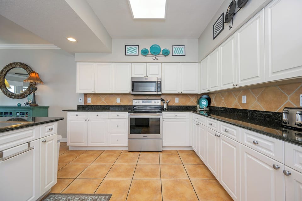 Admiral Quarters 402-19