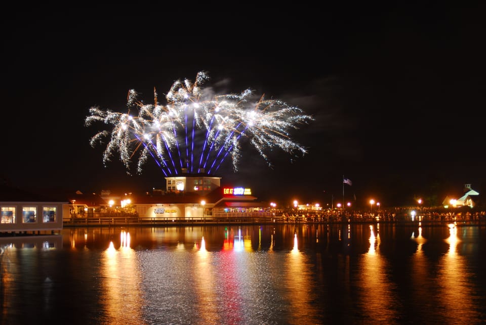 Fireworks over Barefoot Landing
