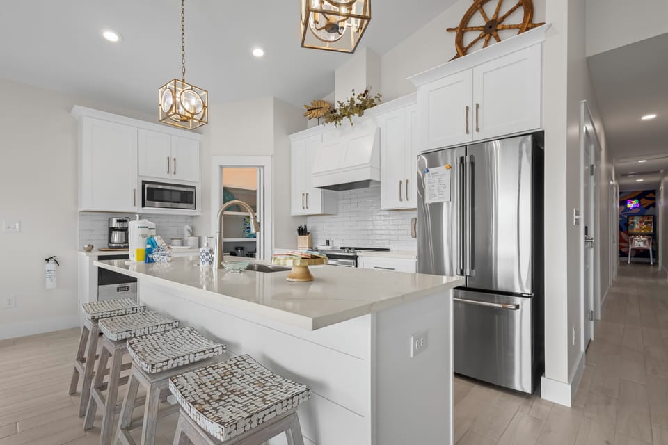 Quartz Countertop, 7 foot island with 4 swivel bar stools