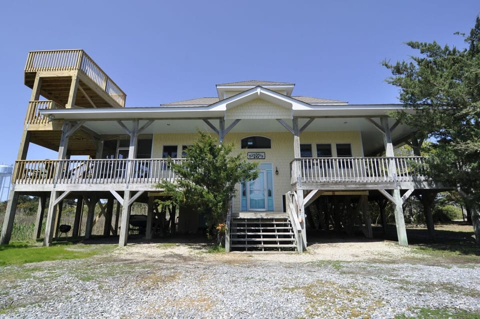 Sisters Side Entry Exterior