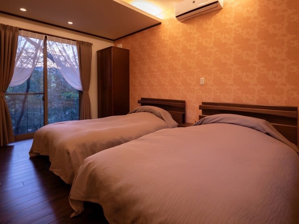 Luxury Room, 2 Bedrooms, Non Smoking, Garden View | WiFi (free), bed sheets
