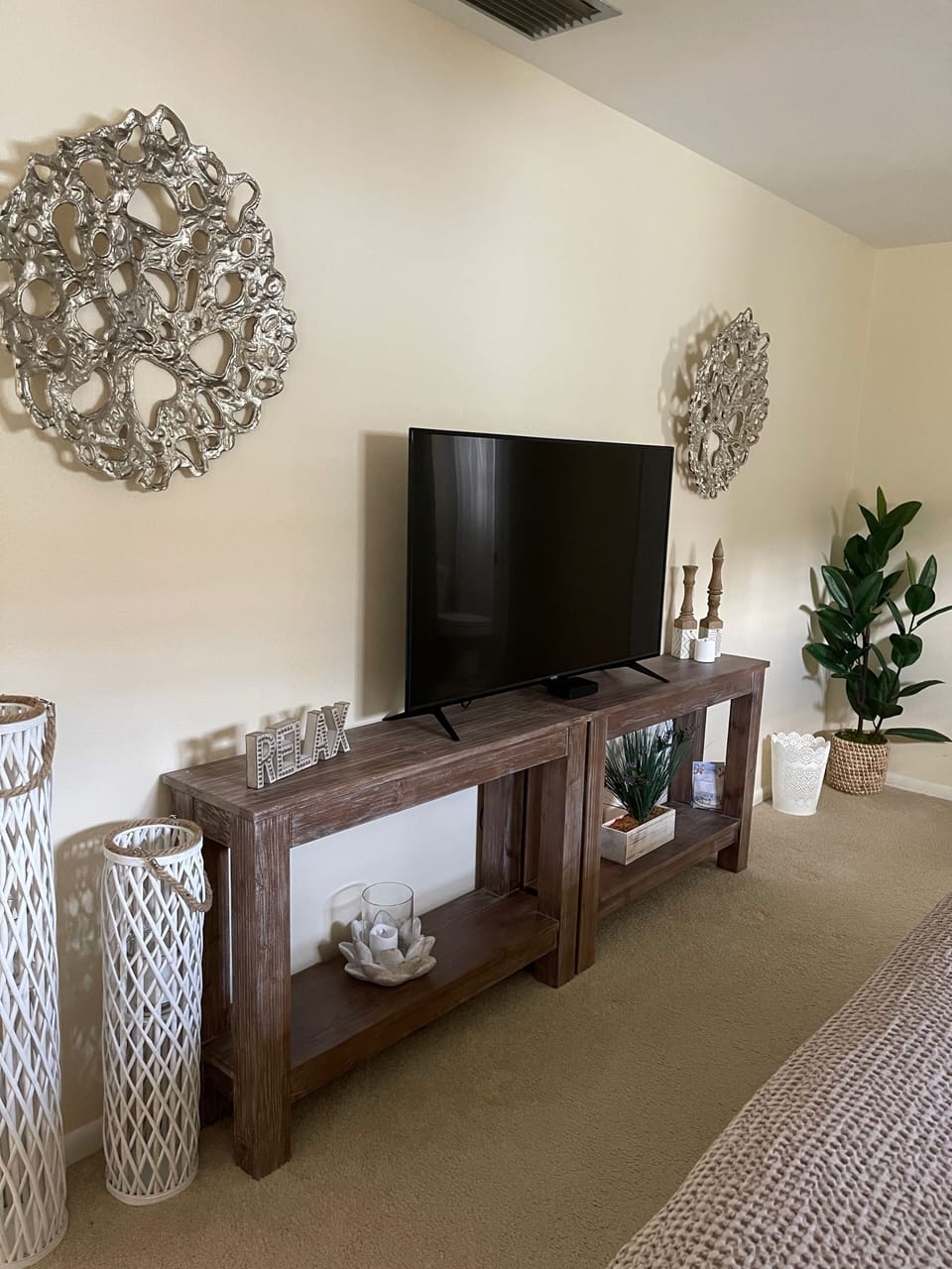 King room TV