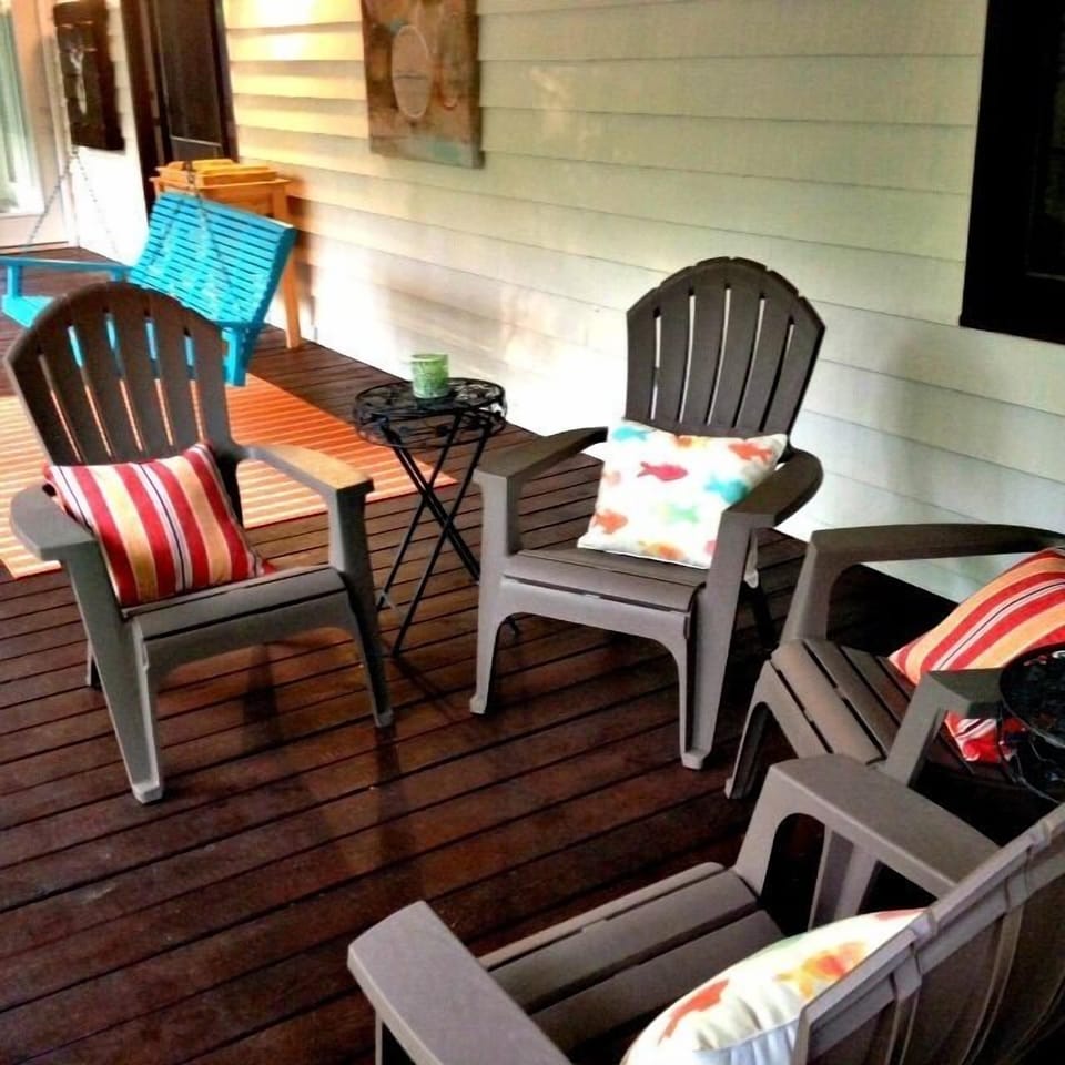 Screened Porch 1