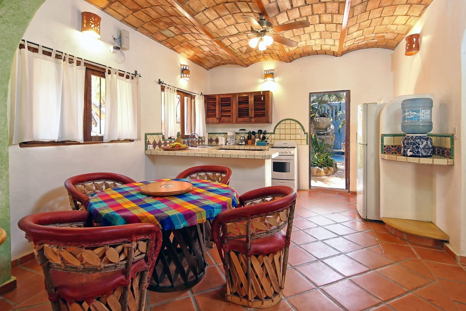 Lower unit kitchen
