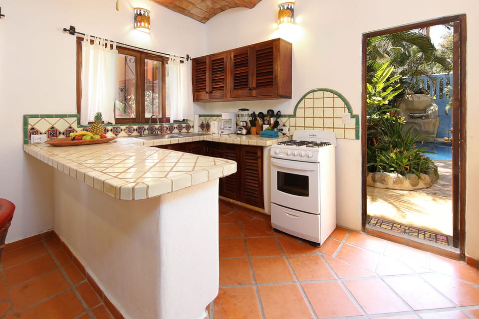 Lower unit kitchen