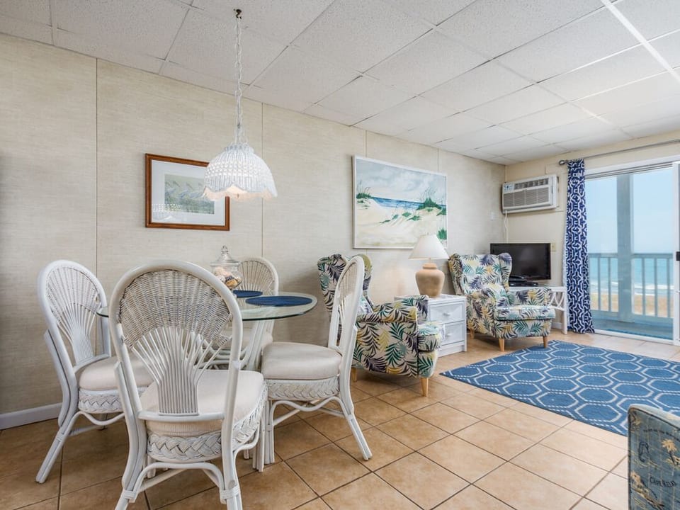 Living  & Dining Area 