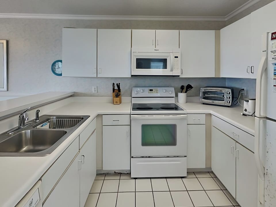 Full Size Kitchen