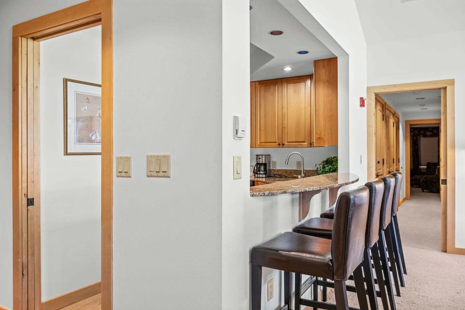 Breakfast Bar