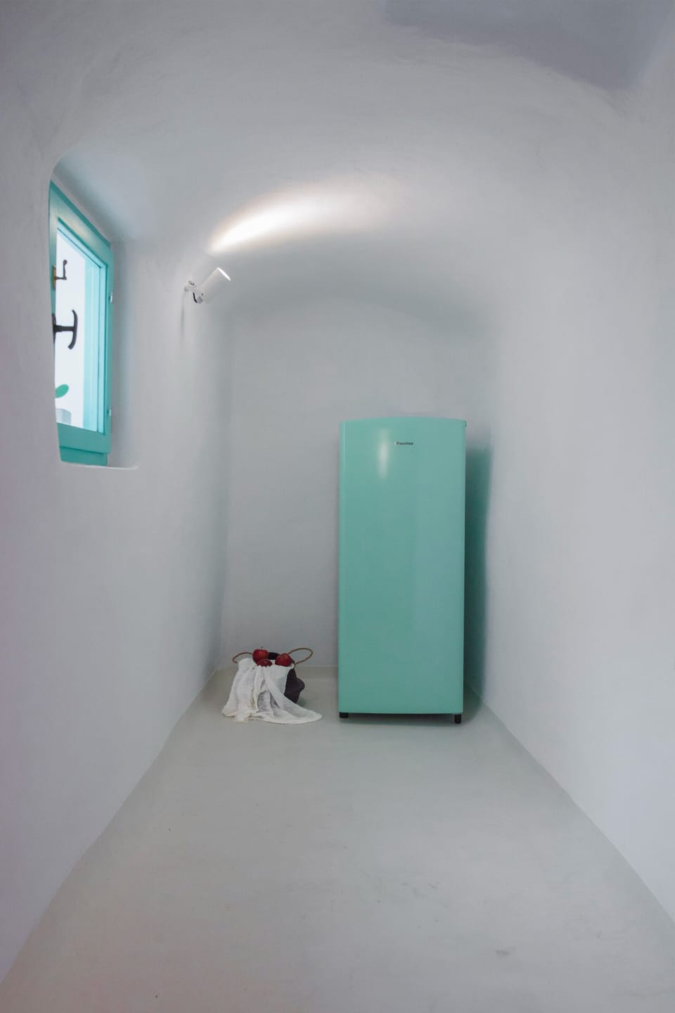Mini-refrigerator