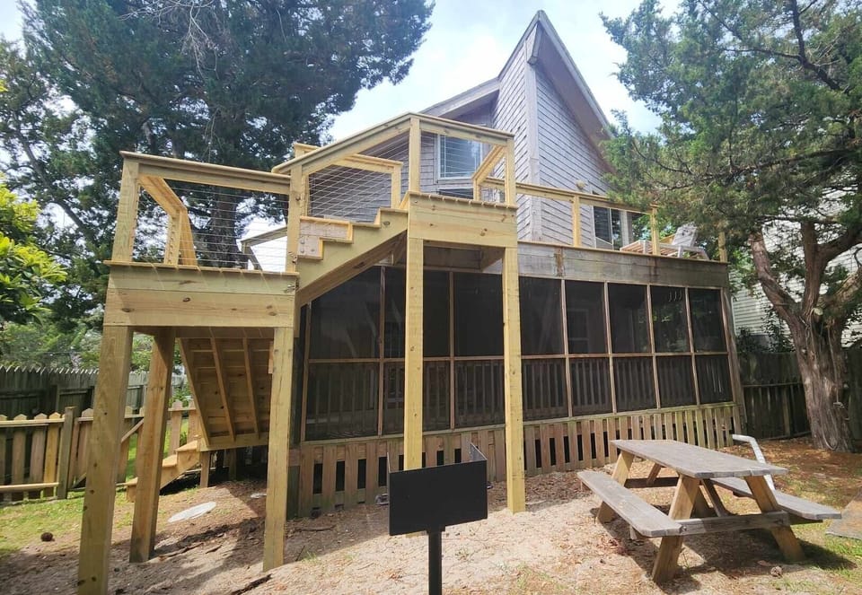 Fenced Rear Yard