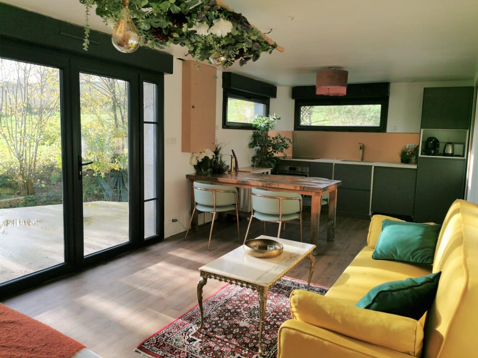 Superior House | Private kitchen | Fridge, microwave, oven, stovetop