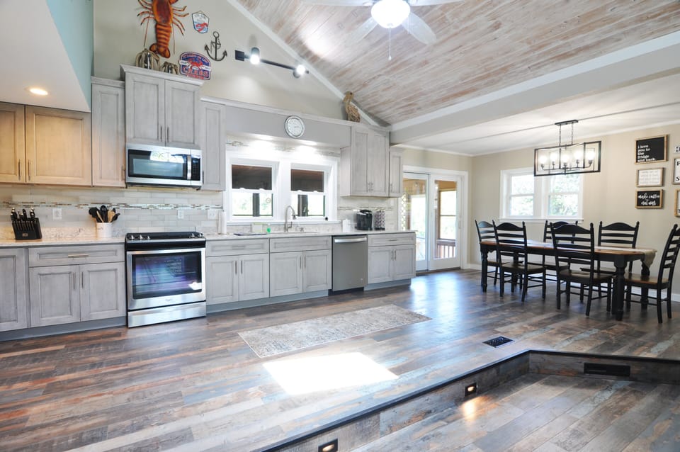 Kitchen and Dining Area Overall