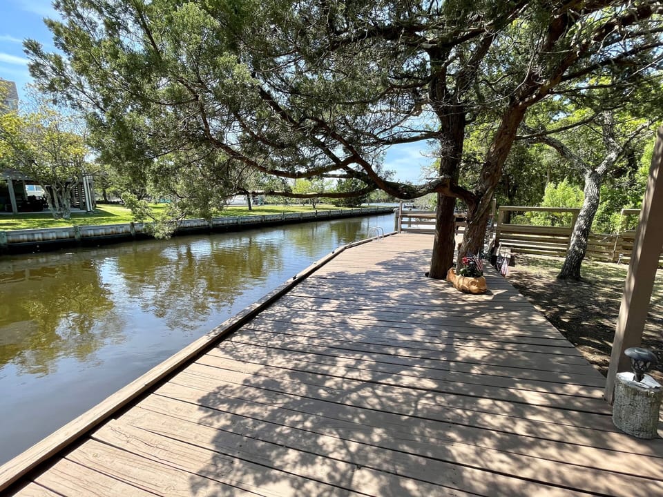 Dock