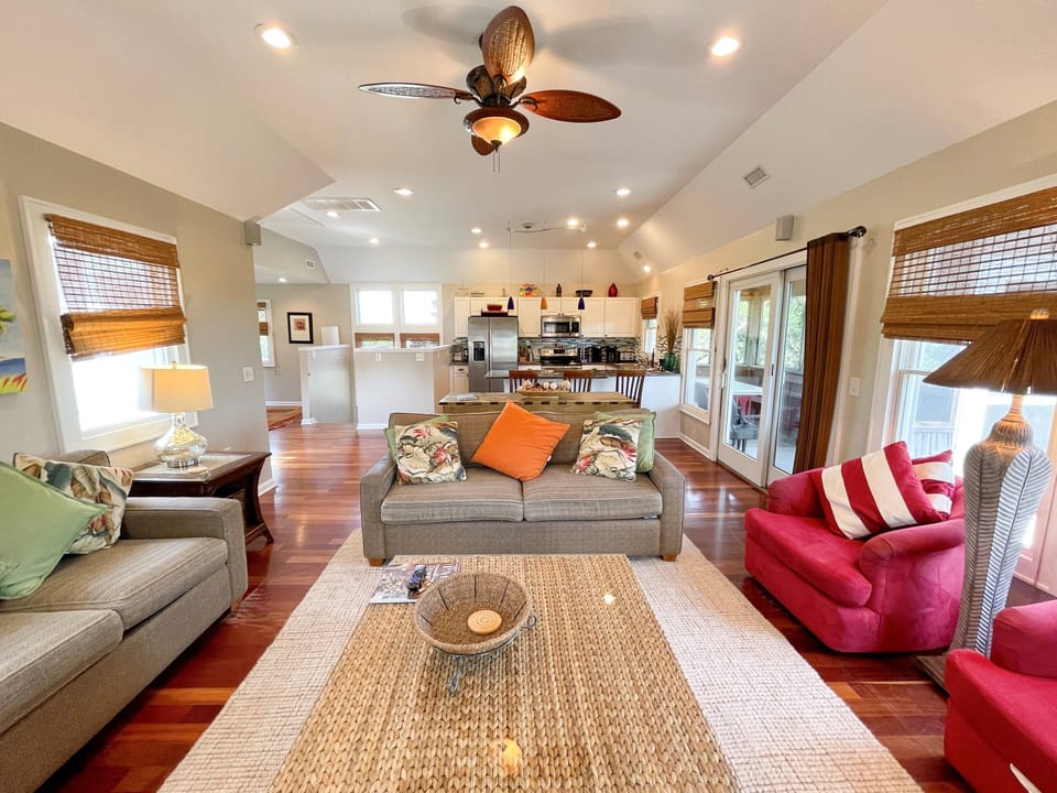 Living Area (alternate view)