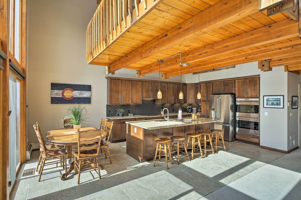 Dining Area & Kitchen | Dishware & Flatware