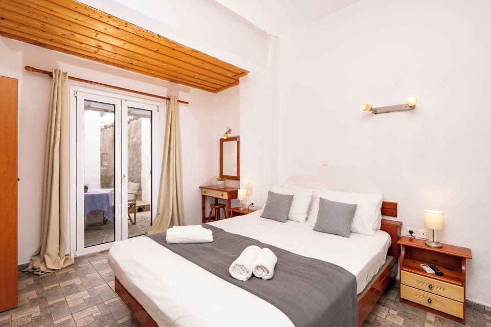 Studio | In-room safe, iron/ironing board, free WiFi, bed sheets