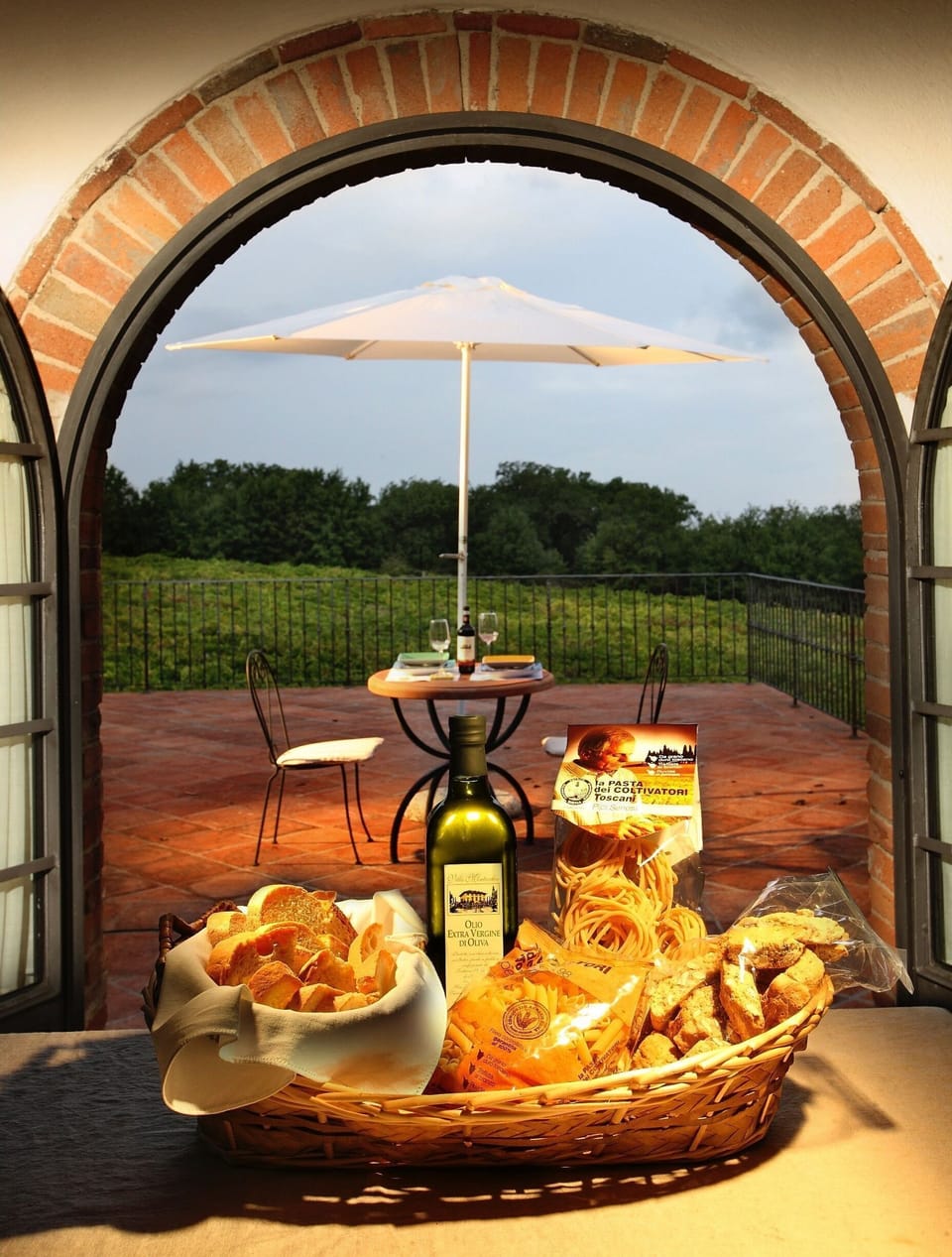 agriturismo-la-papessa-chianti-san-donato-farmhouse-melograno-food-balcony