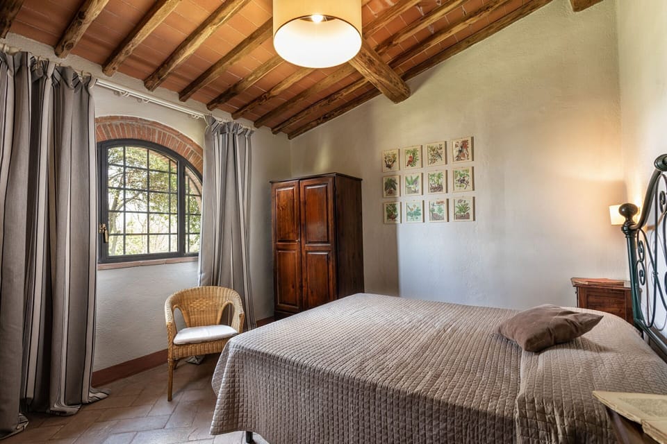 agriturismo-la-papessa-chianti-san-donato-farmhouse-melograno-bedroom
