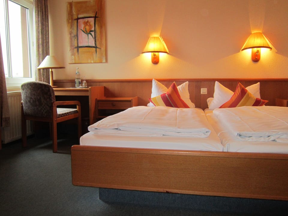 Basic Double Room | Desk, free WiFi, bed sheets