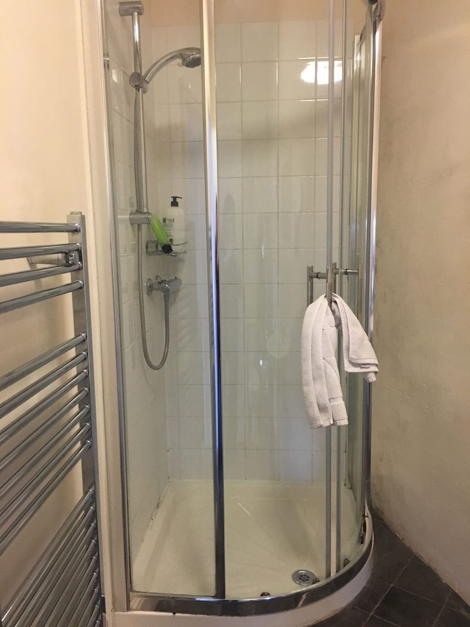 Family Double Room, Ensuite | Bathroom shower