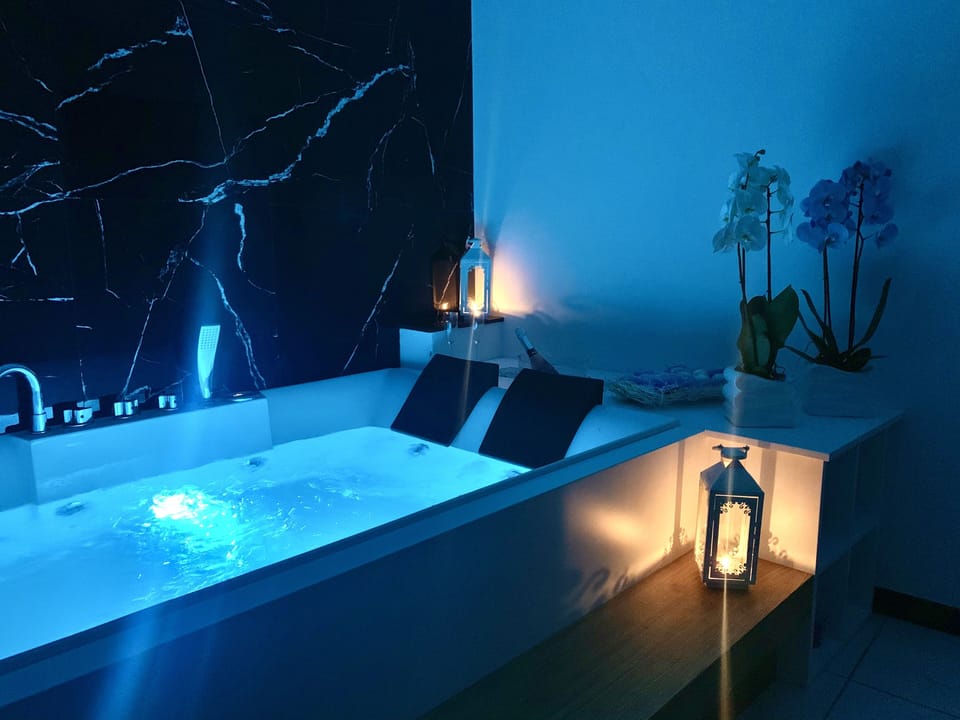 Private spa tub
