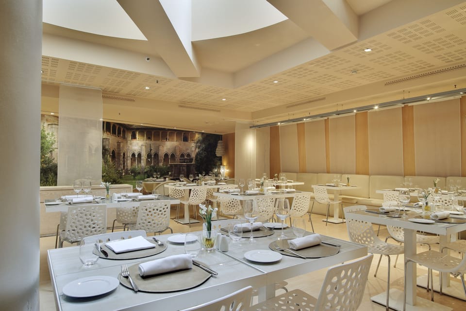 Daily buffet breakfast (EUR 16.00 per person)