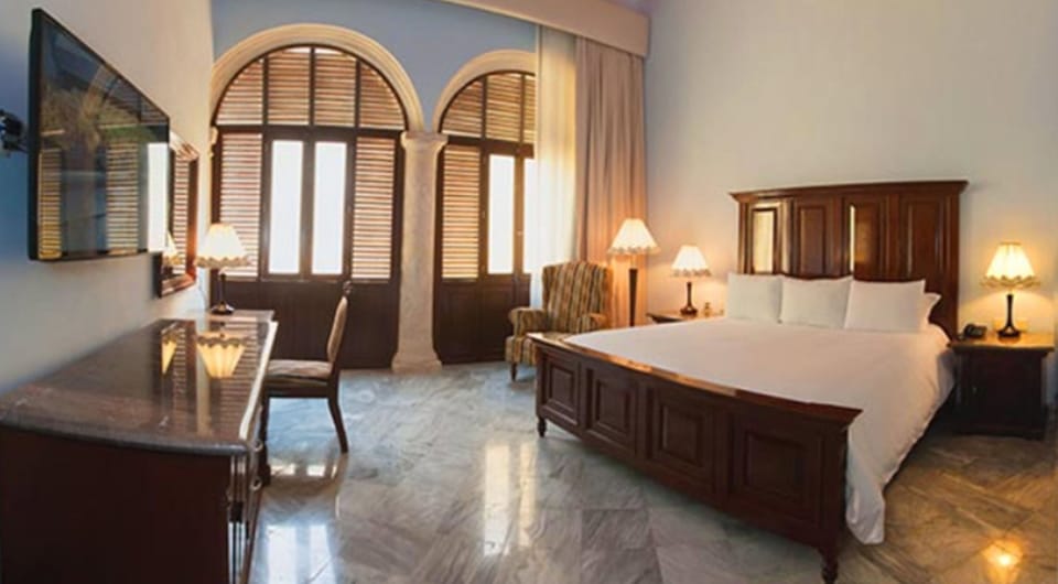 Suite | Premium bedding, in-room safe, desk, iron/ironing board