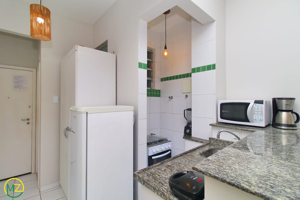 Apartment | Private kitchenette | Fridge, microwave, oven, stovetop