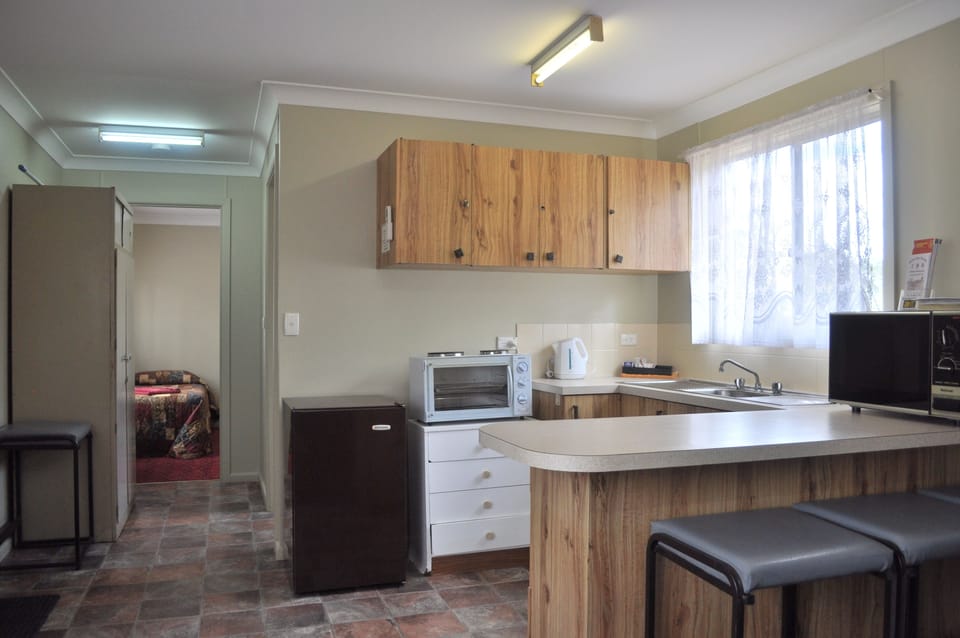 Large Cabin | Private kitchenette | Coffee/tea maker, fridge, microwave