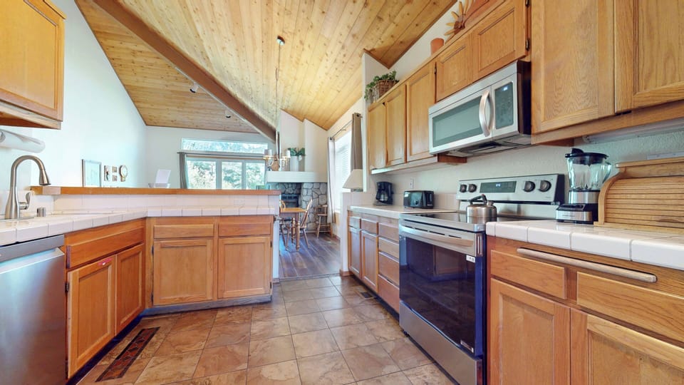 554-Golden-creek-06292024_224015