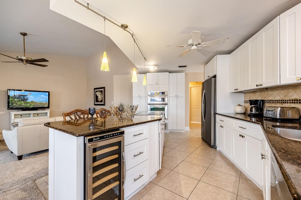 updated kitchen vacation rental, Cape Coral