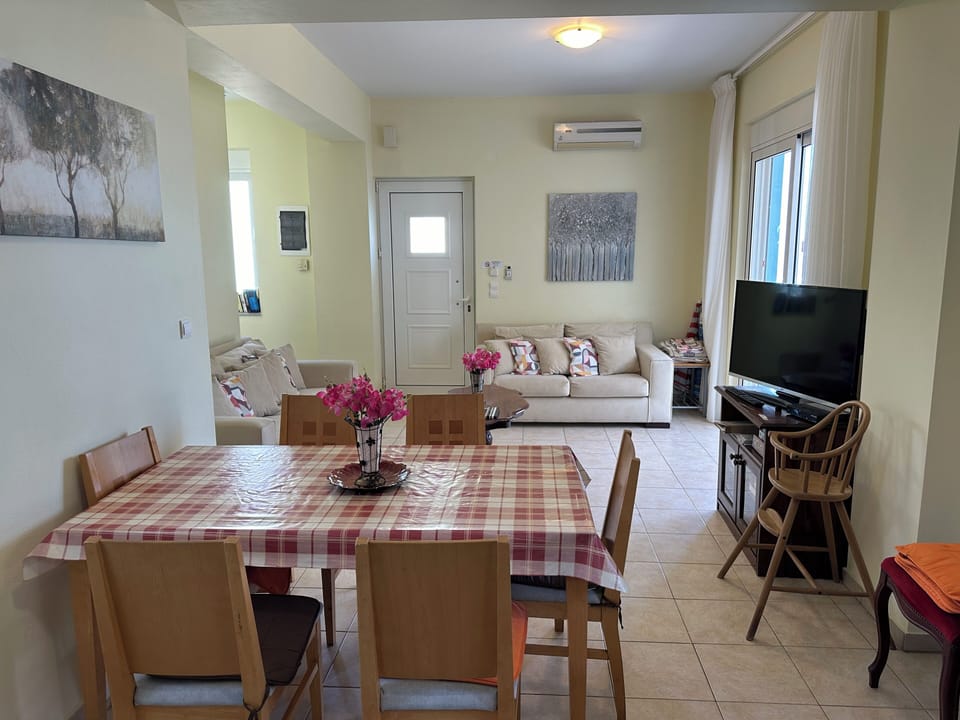 View from the kitchen to entrance door