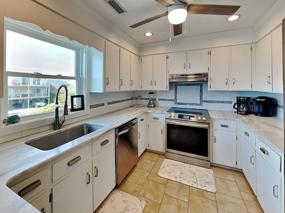 Full Size Kitchen