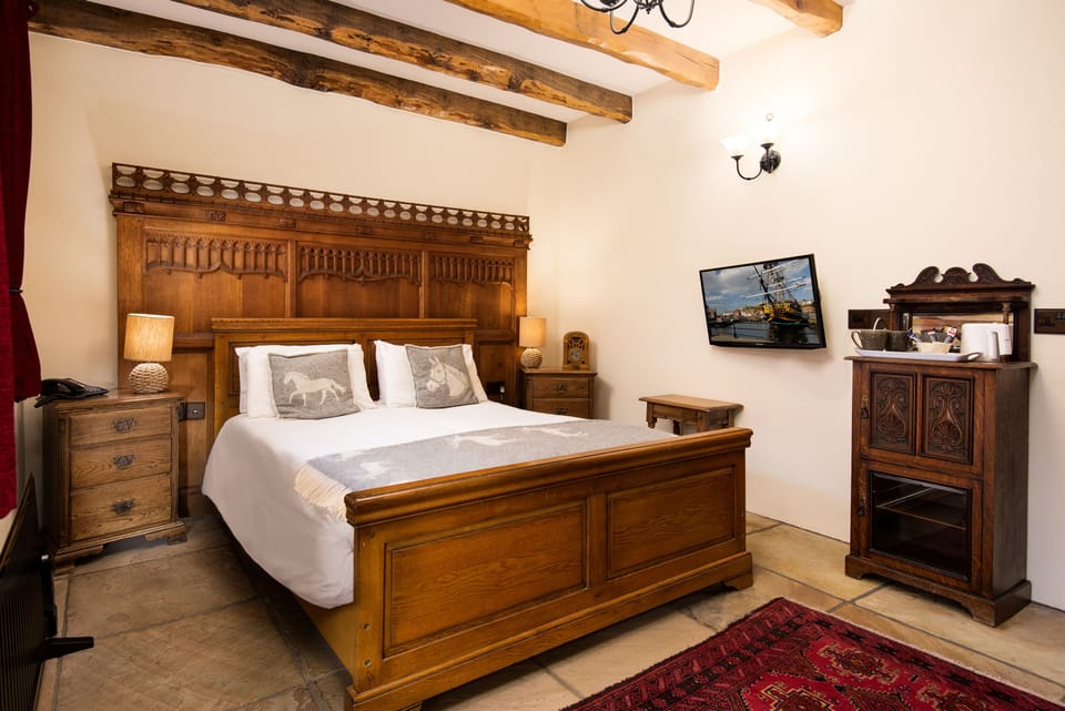 WiFi (free), bed sheets
