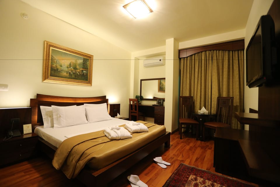 Premium bedding, minibar, in-room safe, desk