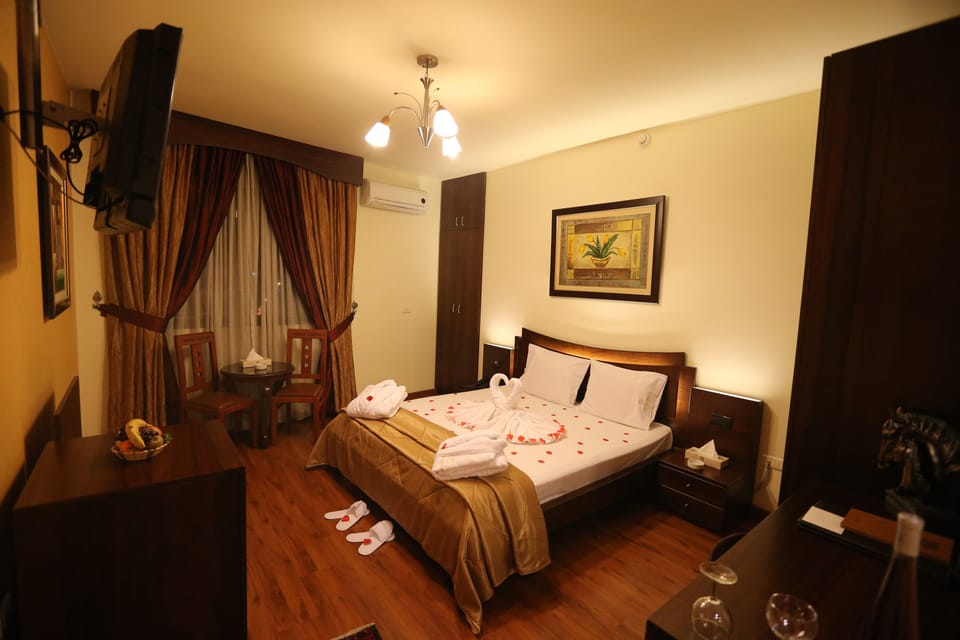 Jacuzzi Room	 | Premium bedding, minibar, in-room safe, desk