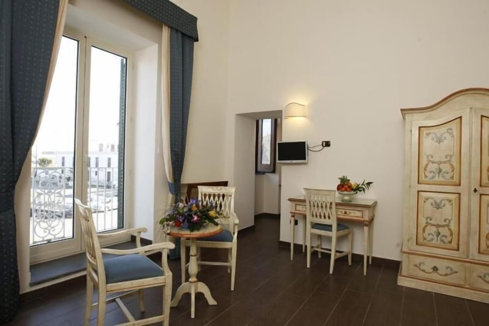 Minibar, in-room safe, desk, rollaway beds (surcharge)
