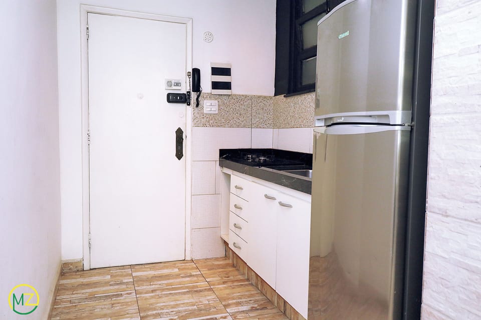 Classic Studio | Private kitchen | Fridge, microwave, coffee/tea maker