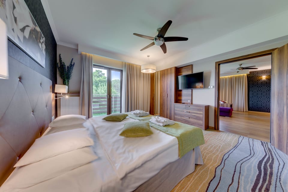 Single Room, Balcony | In-room safe, desk, soundproofing, WiFi (free)