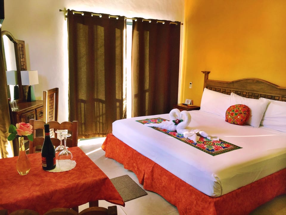 Room, 1 King Bed | Iron/ironing board, free cribs/infant beds, free WiFi, bed sheets