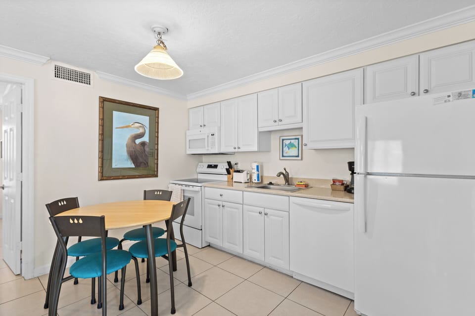 Dining/Kitchen