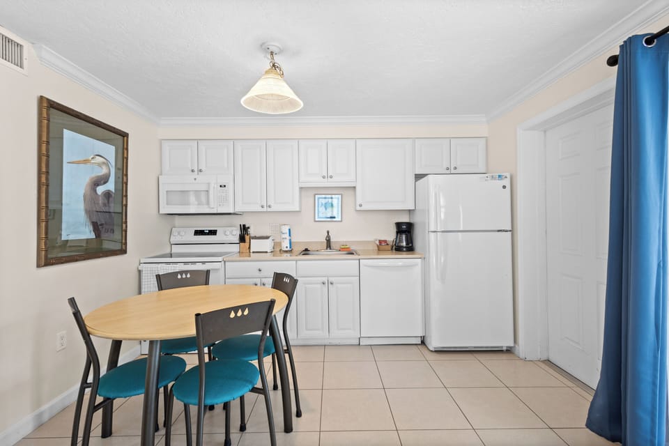 Dining/Kitchen