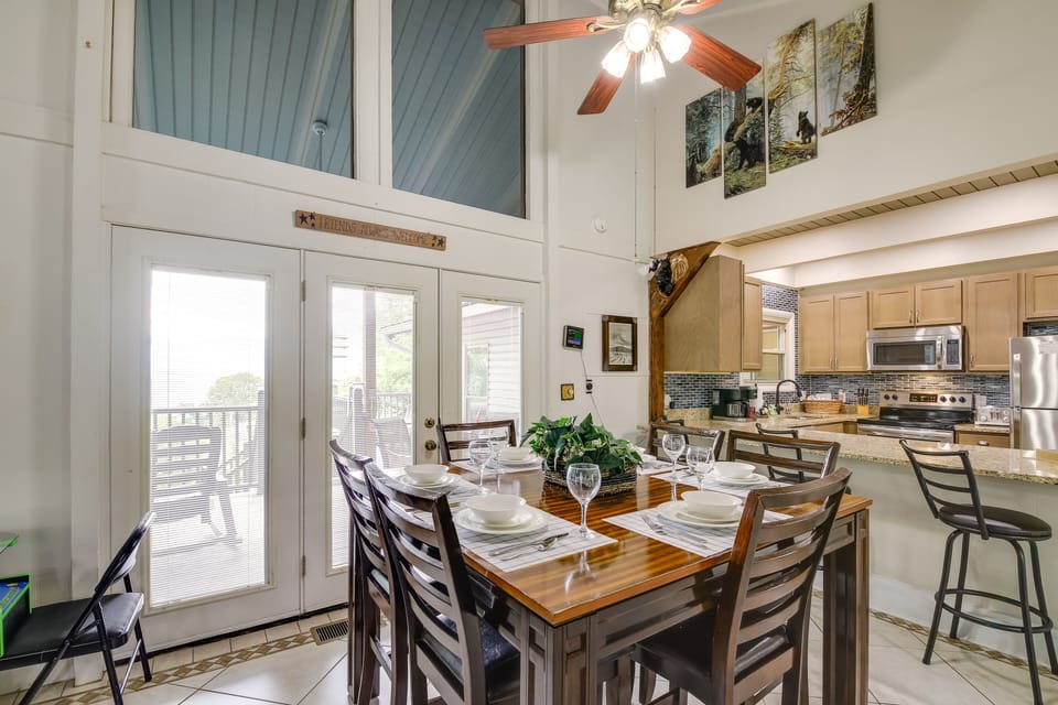 Dining Table | Dishware & Flatware Provided