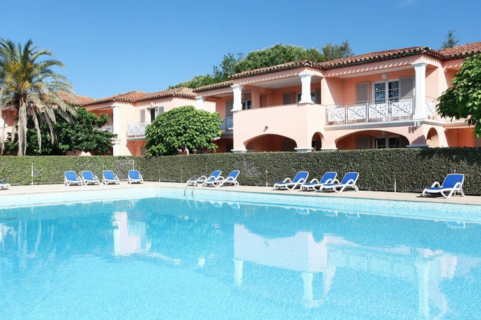 Holiday Home Swimming Pool